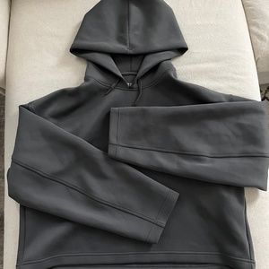 Uniqlo Pullover Cropped Hoodie - Grey Solid